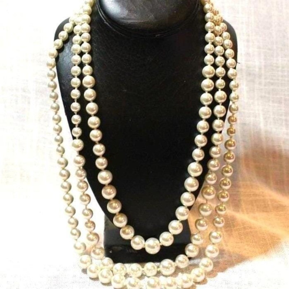 Vintage Style Triple Strand Graduated Glass Faux Pearl Necklace Creamy White